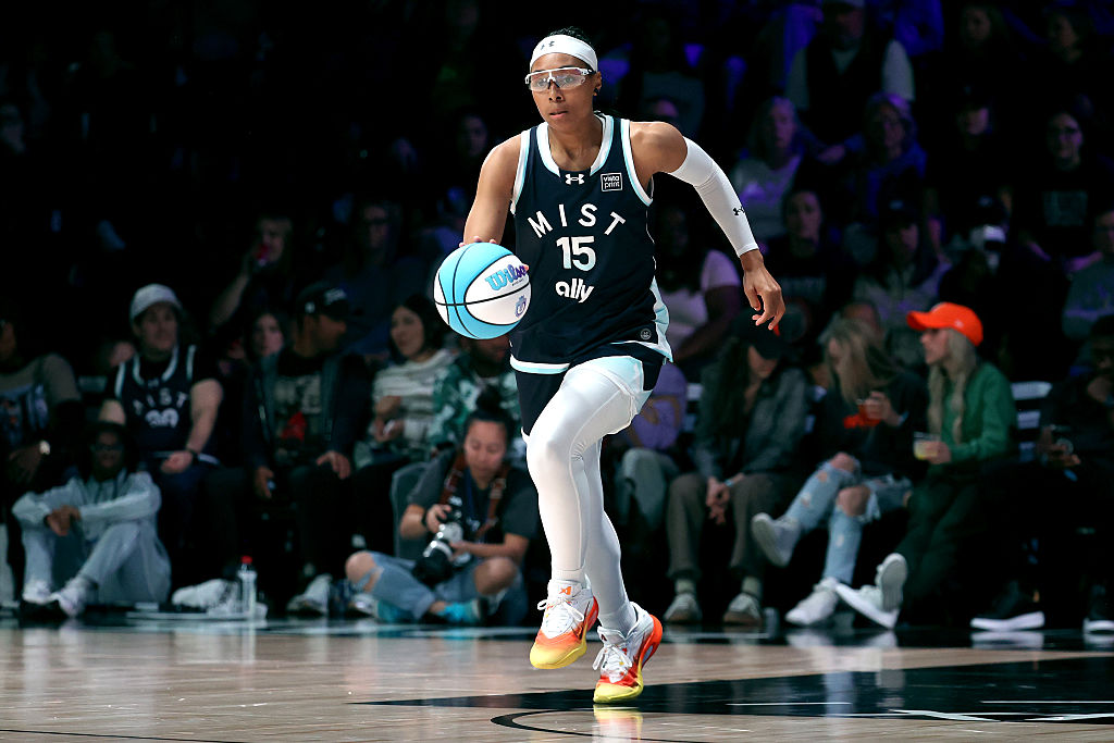 MEDLEY, FLORIDA - FEBRUARY 7: Allisha Gray #15 of the Mist dribbles the ball against the Phantom during the first quarter of the Unrivaled 2026 game at Sephora Arena on February 7, 2026 in Medley, Florida. (Photo by Leonardo Fernandez/Getty Images)
