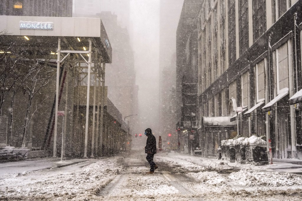 Blizzard Keeps Studio Audiences Off 'Live With Kelly & Mark' And 'The View'