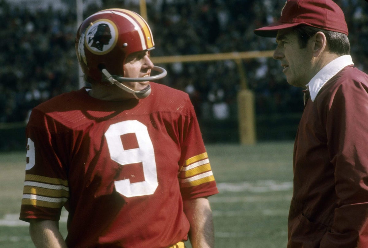 Sonny Jurgensen, Hall of Fame quarterback and beloved broadcaster, dies at 91