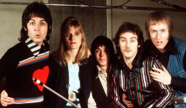 No Matter How Many Times We Listen, We Cannot Make Out the Meanings of These 3 Classic Rock Songs From the 1970s