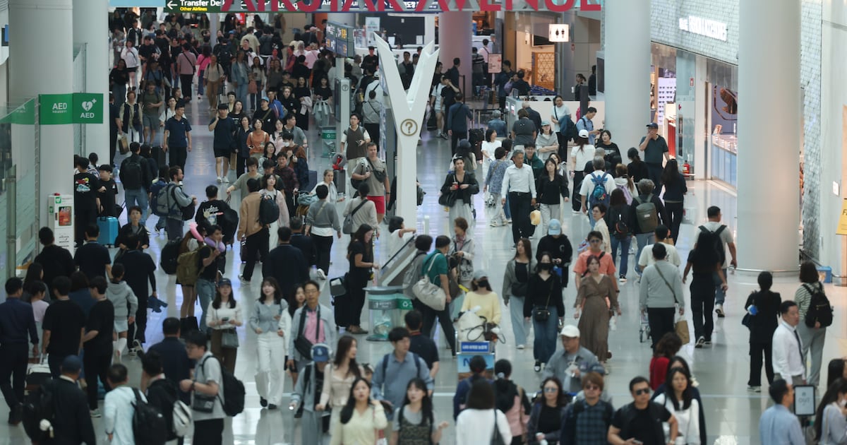 South Korea's High-Net-Worth Exodus Doubles Amid 50%+ Inheritance Tax - 조선일보