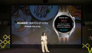 A Huawei executive announcing their new diabetes risk assessment feature on stage