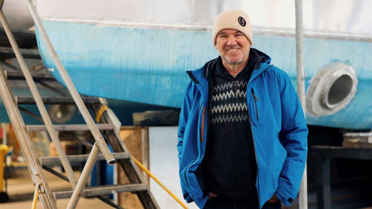 German marine cow-ship collects up to 2 tons of plastic per trip and offers an ongoing river and sea cleaning service.