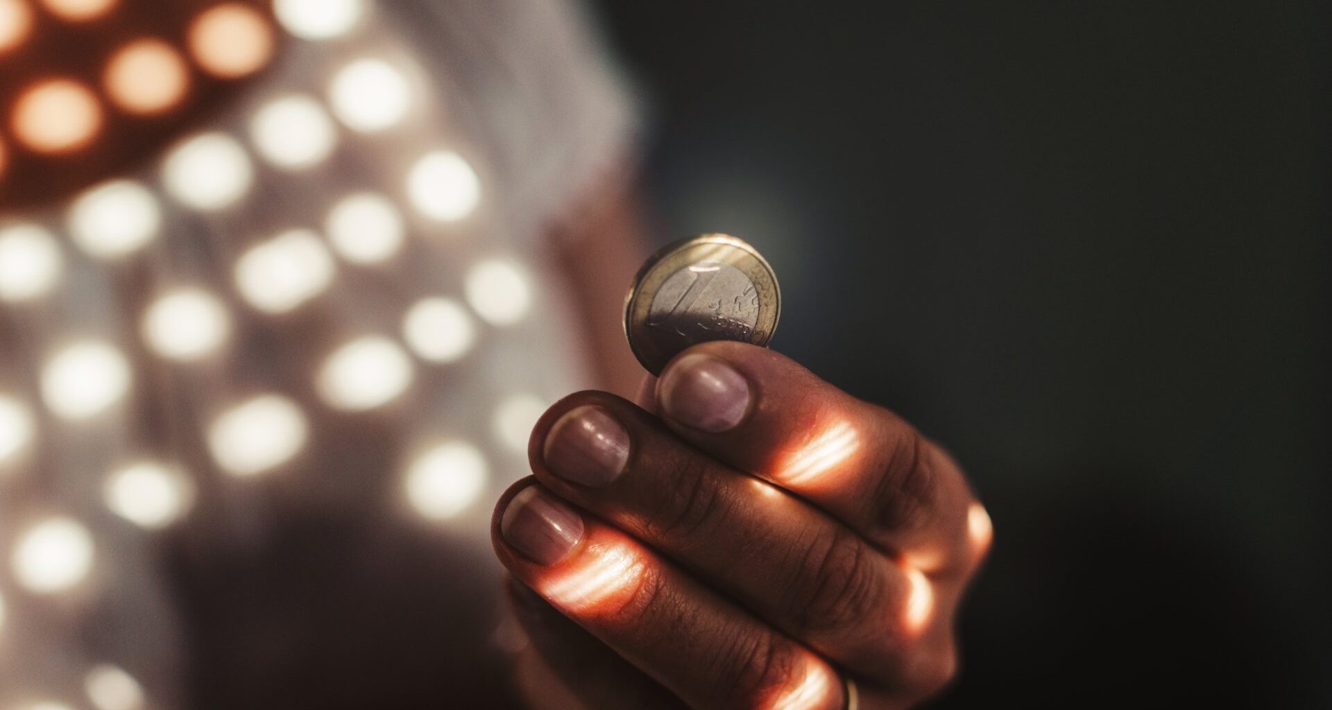 Breaking News: UK headline CPI cools, services sector inflation remains sticky. GBP/USD steady