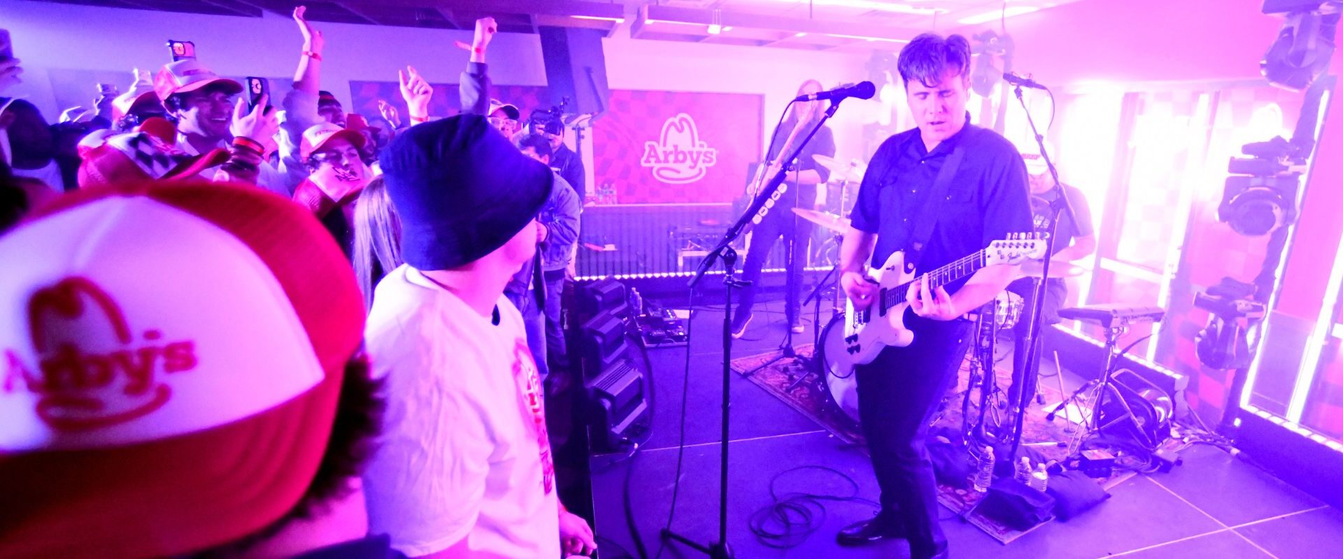 “Sir This Is Literally an Arby’s”: Early 2000s Pop-Punk Legends Surprise Fast-Food Crowd With Live Performance