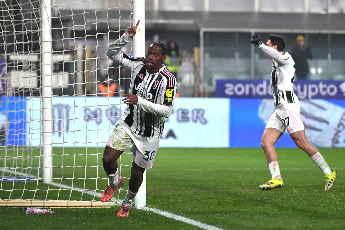 PARMA, ITALY - FEBRUARY 01: Jonathan David of Juventus celebrates scoring his team's fourth goal during the Serie A match between Parma Calcio 1913 and Juventus FC at Stadio Ennio Tardini on February 01, 2026 in Parma, Italy. (Photo by Alessandro Sabattini/Getty Images)