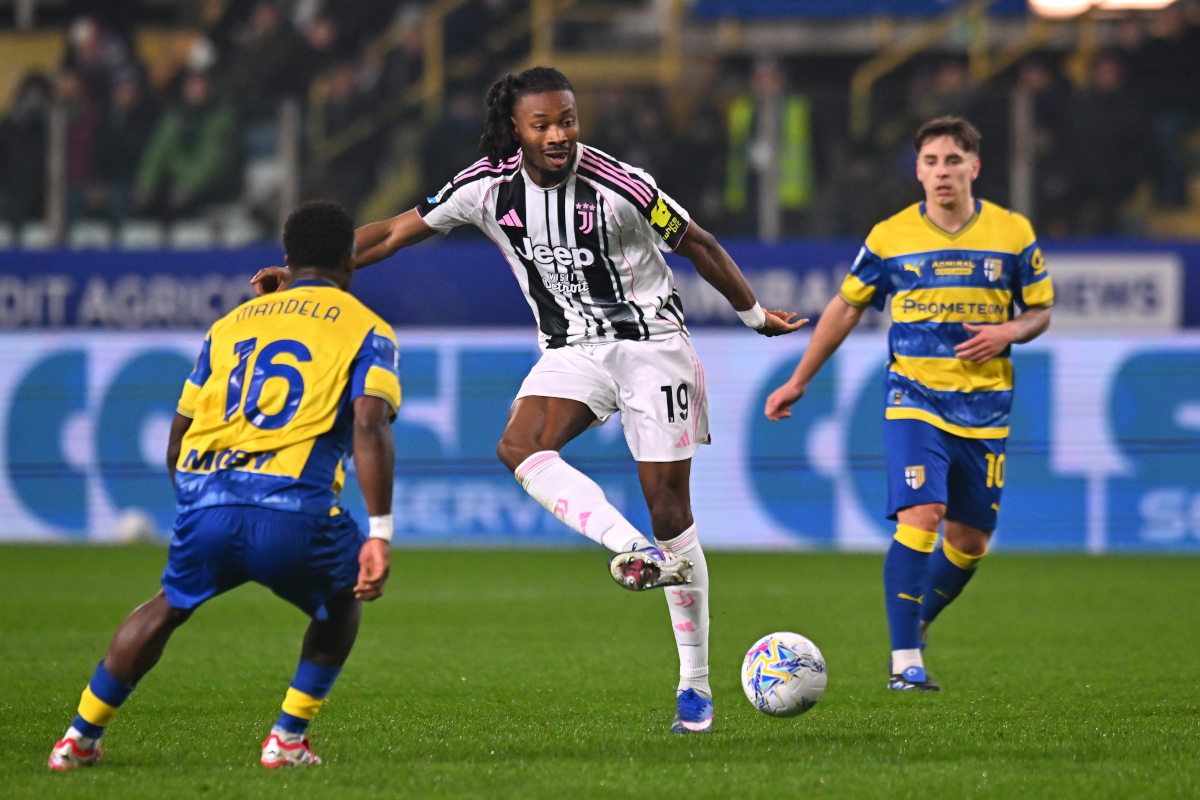 PARMA, ITALY - FEBRUARY 01: Khephren Thuram of Juventus passes the ball during the Serie A match between Parma Calcio 1913 and Juventus FC at Stadio Ennio Tardini on February 01, 2026 in Parma, Italy. (Photo by Alessandro Sabattini/Getty Images)