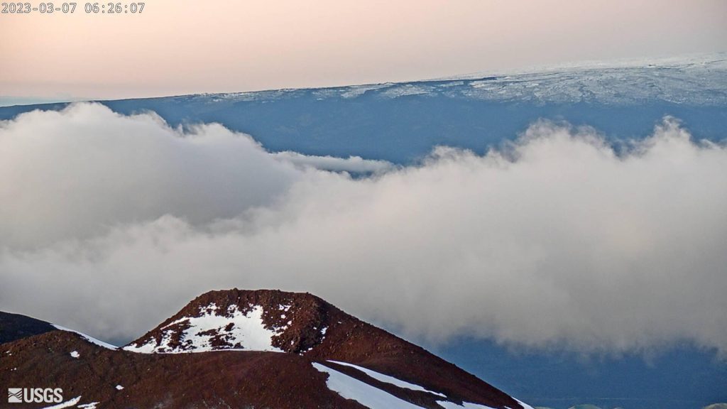 High wind warning in effect for Big Island summits : Big Island Now