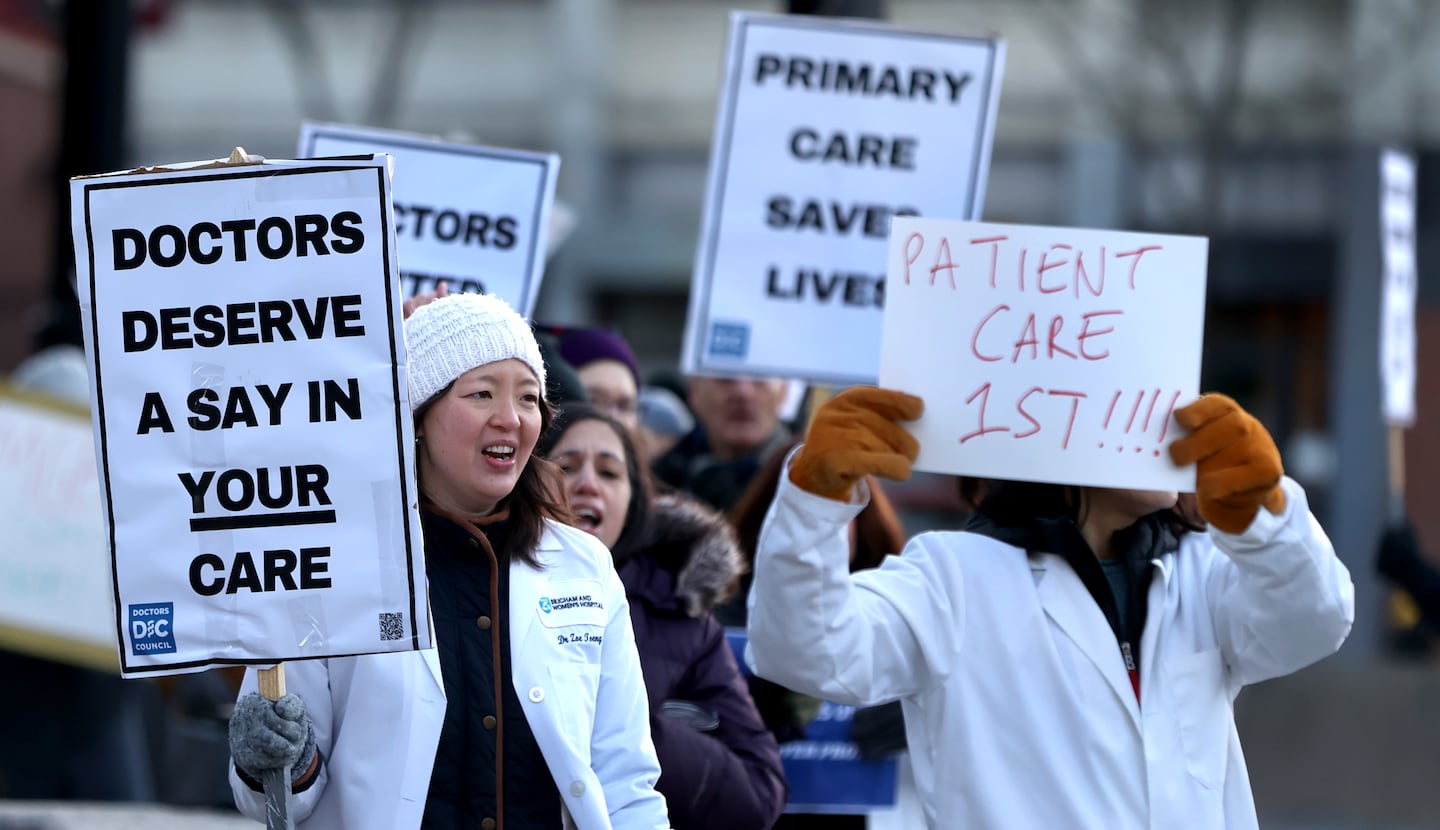 Dr. Zoe Tseng, a primary care doctor, is among the organizers of the union. Primary care doctors from Brigham and Women's Hospital and Massachusetts General Hospital picketed in 2024.