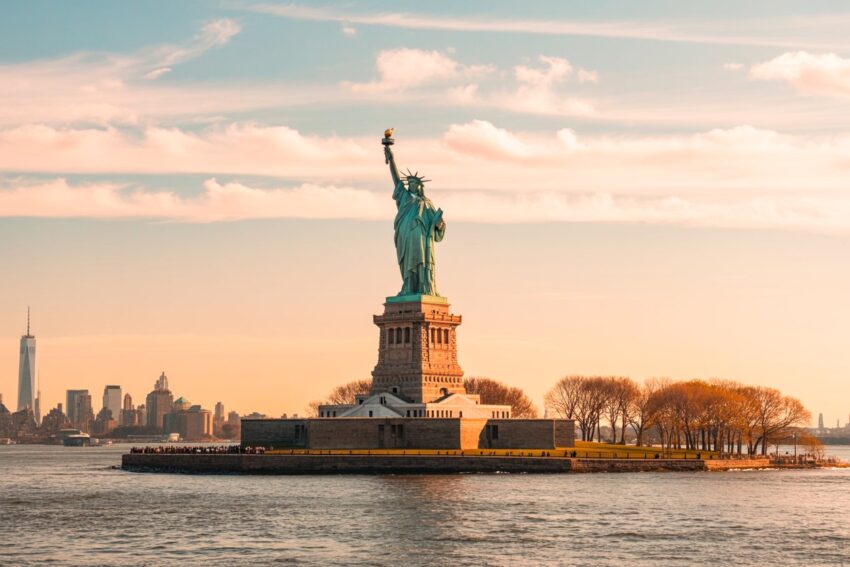 Texas joins tennessee, washington, georgia, arizona, new york, and others in facing over six billion dollars in tourism losses in just one and a half months last year: everything you need to know