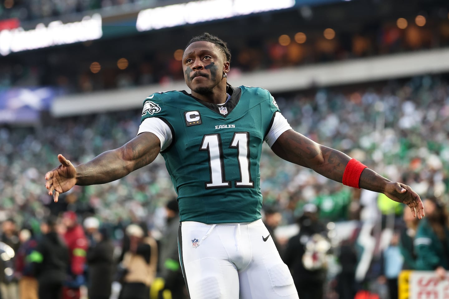The Patriots should have the opportunity to trade for a superstar such as Eagles receiver A.J. Brown, but they'd be better off not.