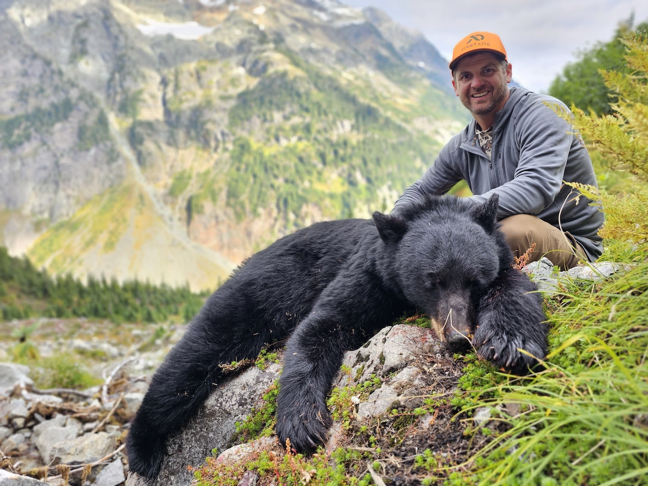 New WA Game Plan Asks WDFW To Consider Moving Bear Season To Avoid Wildlife Viewer Conflicts -