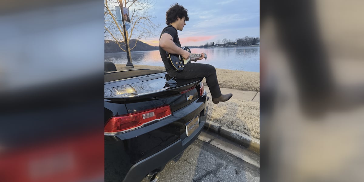 Parkersburg teen earns golden ticket to Hollywood on American Idol