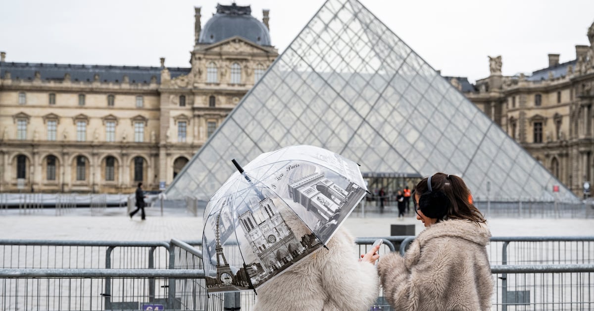 Louvre Gallery With Priciest Paintings Suffers Water Leak