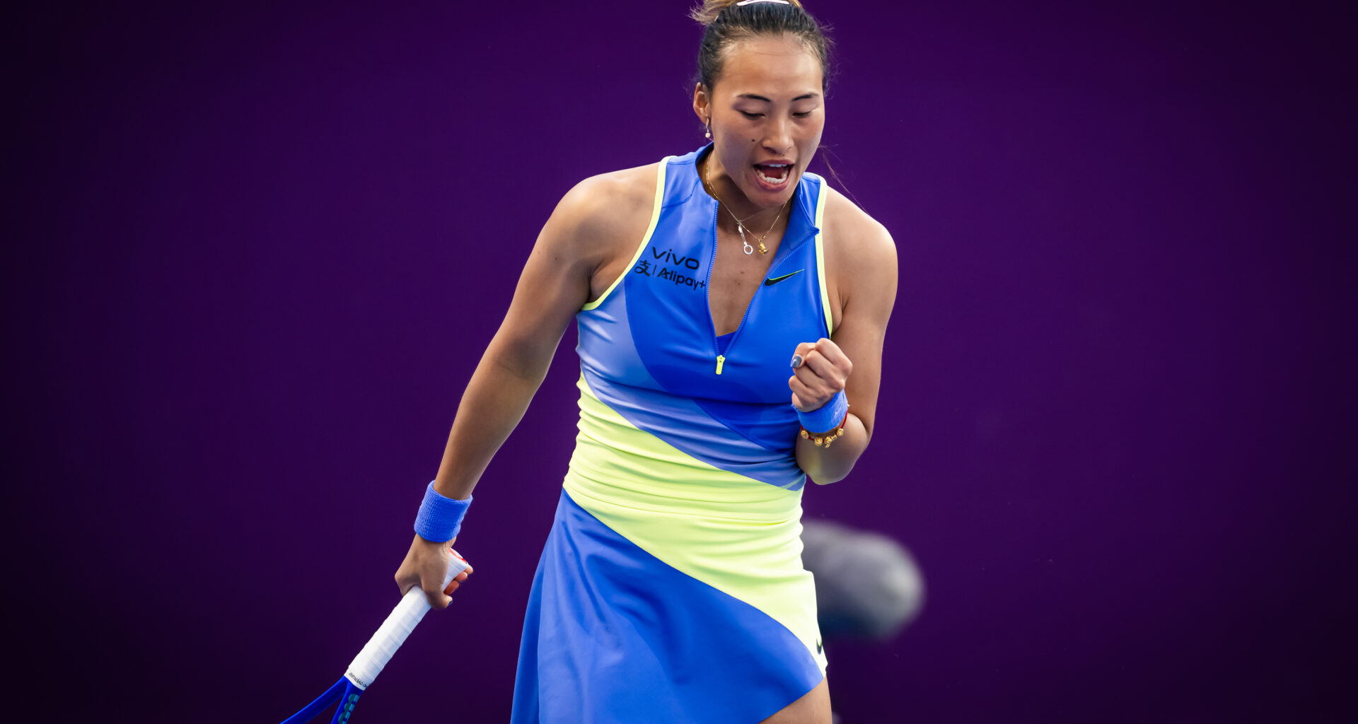 Zheng fires 20 aces in first match of 2026