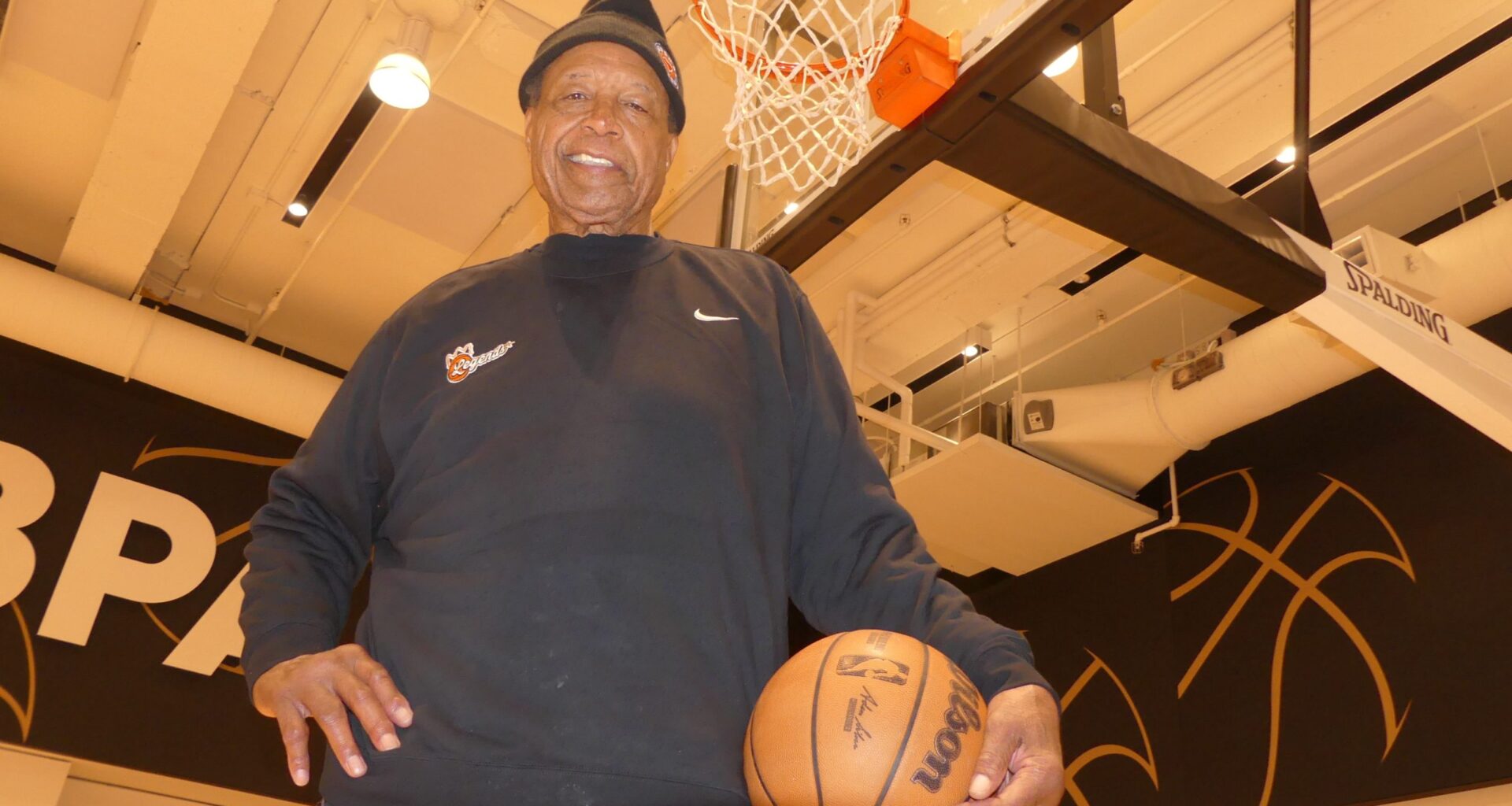 NBA old head Tom Hoover imparts wisdom to the new generation