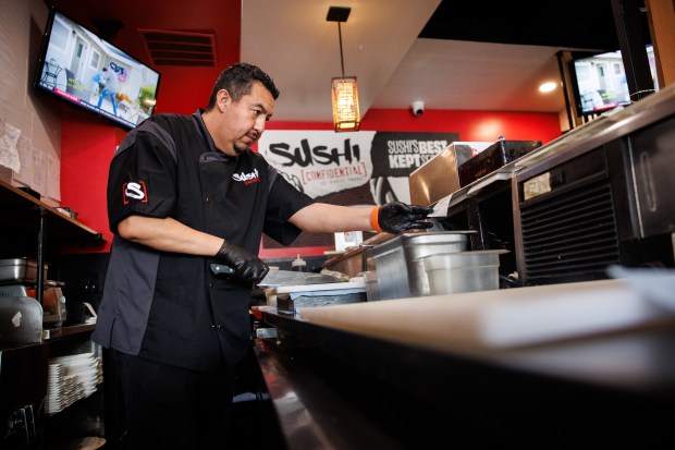 Sushi Confidential chef Jorge Hernandez prepares sushi in Campbell, Calif. Tuesday, Feb. 24, 2026 (Dai Sugano/Bay Area News Group)