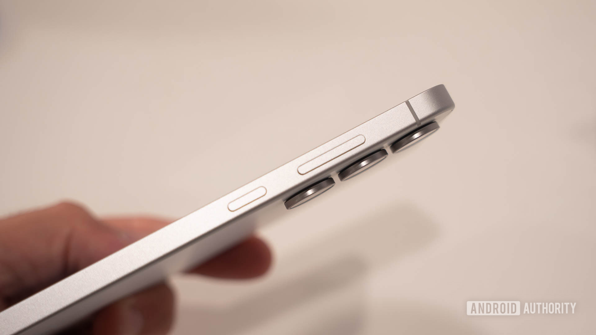 Samsung Galaxy S25 FE side rail with buttons Samsung Galaxy S25 FE side rail with buttons