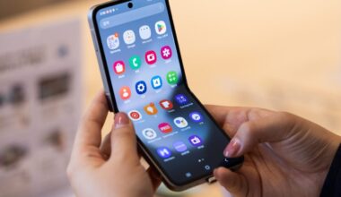 Future iPhone Might Straight-Up Copy Samsung's Z Flip