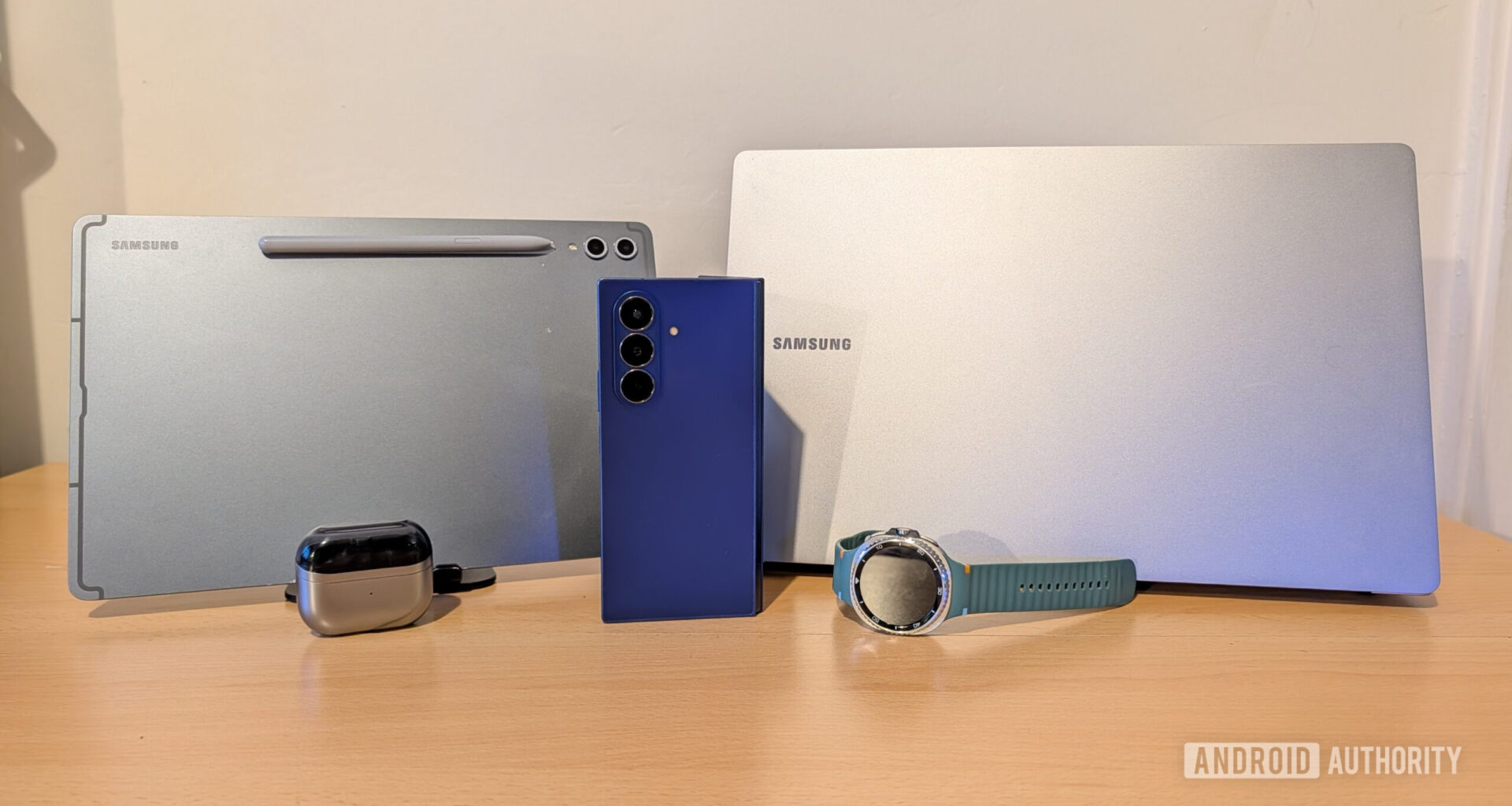 Samsung ecosystem fold 7 watch 8 buds pro 3 tab s10 galaxy book