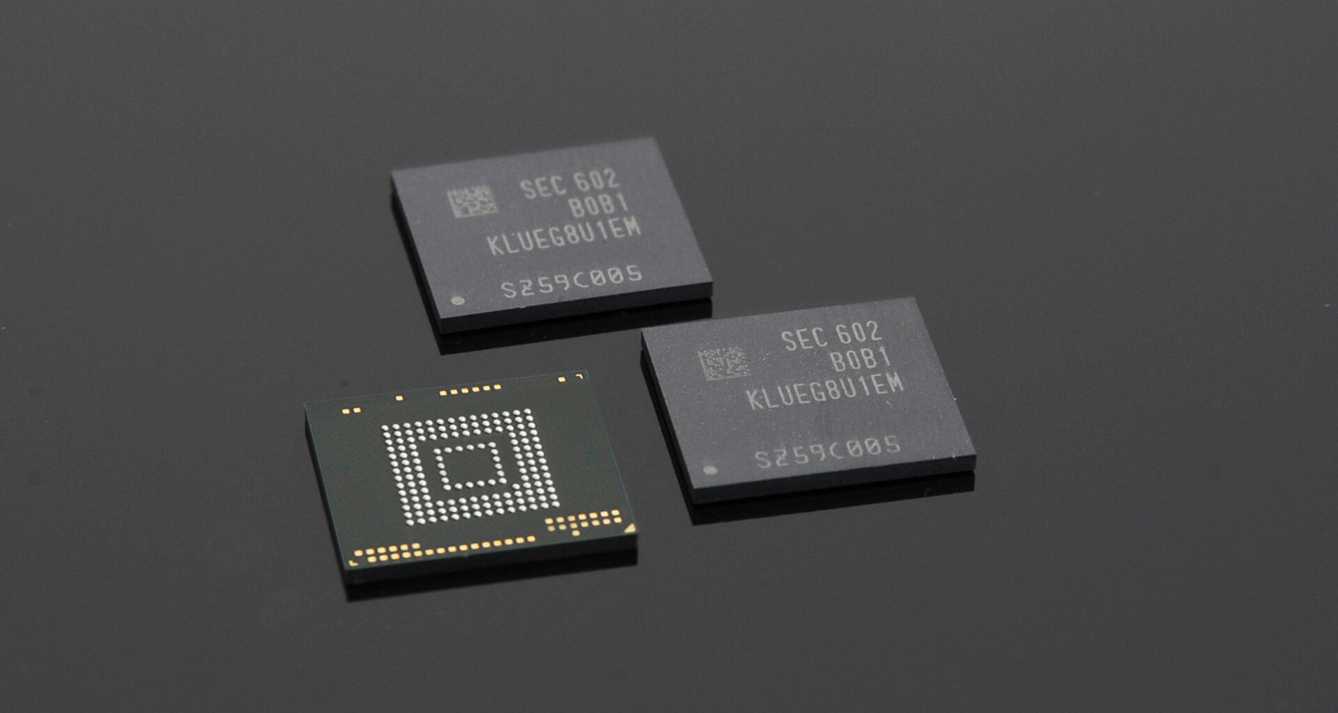 Apple paid more for LPDDR5X RAM than what Samsung originally intended to ask