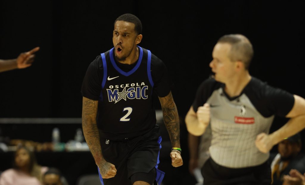 Orlando Magic waive Robinson, sign Morales from Osceloa