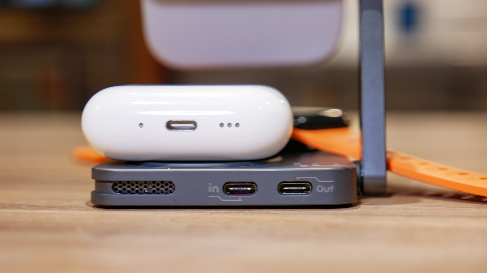 Aulumu M01 4-in-1 Folding Wireless Charging Station.