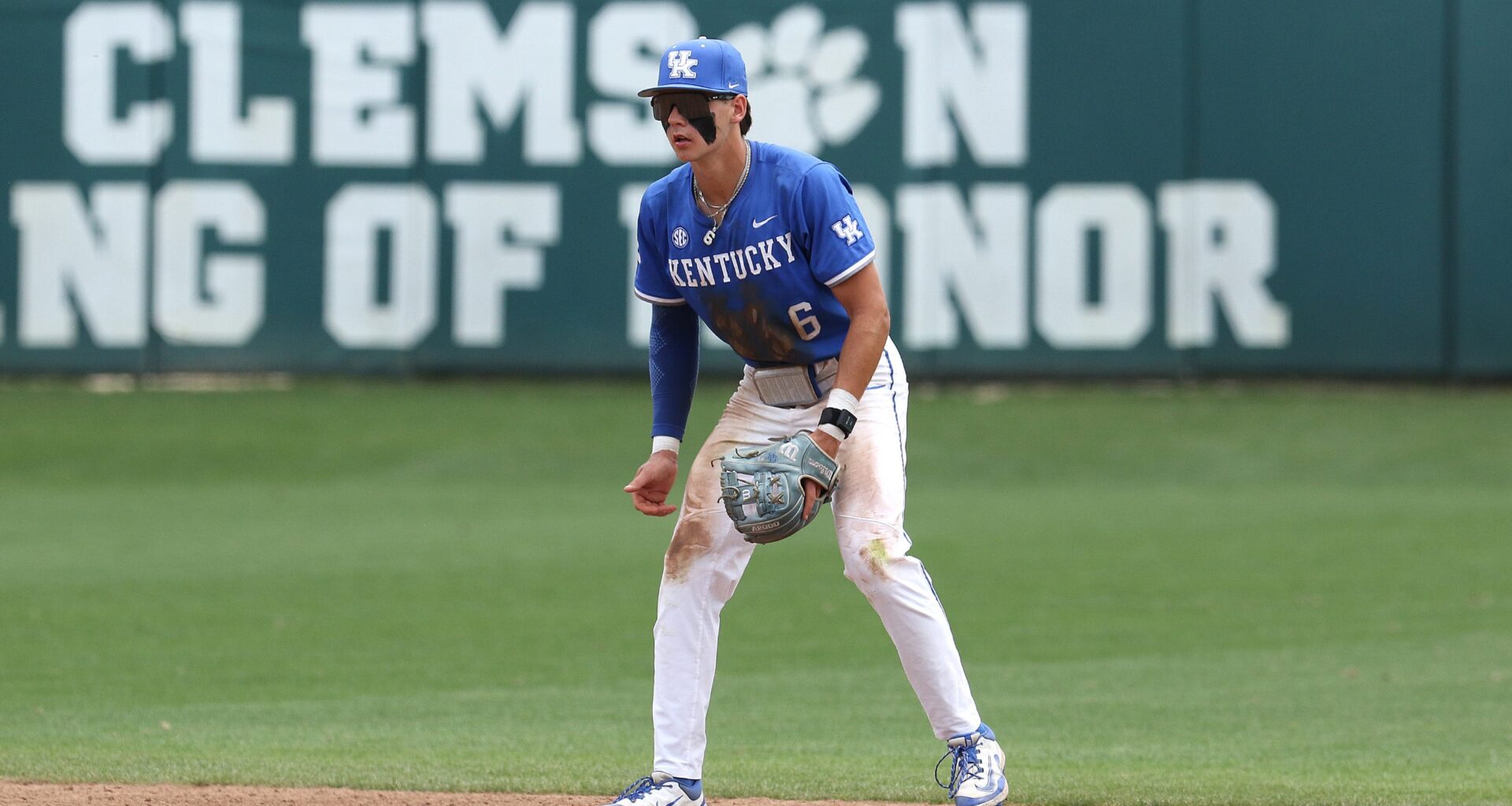 Kentucky Shortstop Tyler Bell Out Indefinitely With Shoulder Injury Kentucky Shortstop Tyler Bell Out Indefinitely With Shoulder Injury