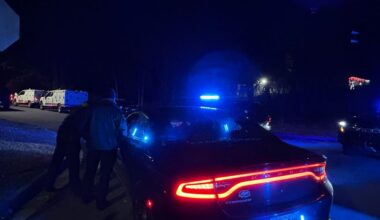 Fulton County police respond to barricaded man