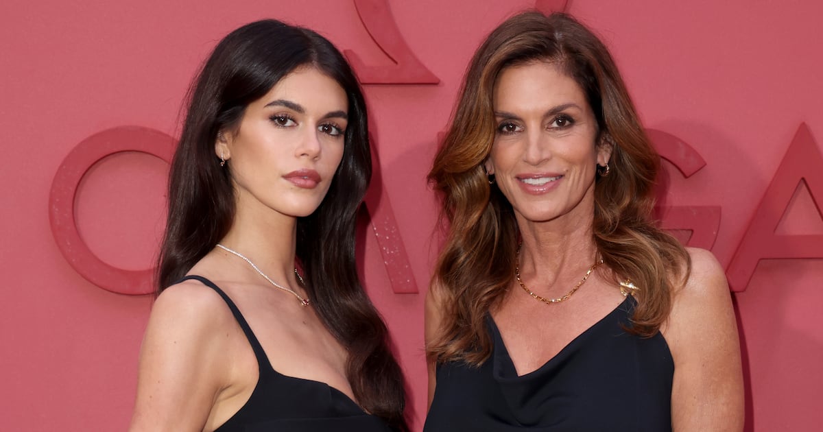 Cindy Crawford’s Lookalike Daughter Wears Surprisingly Chic ‘Naked’ Dress