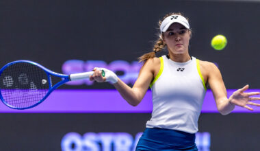 Hot shot: Valdmannova foils Sramkova tweener with net play in Ostrava - WTA Tennis