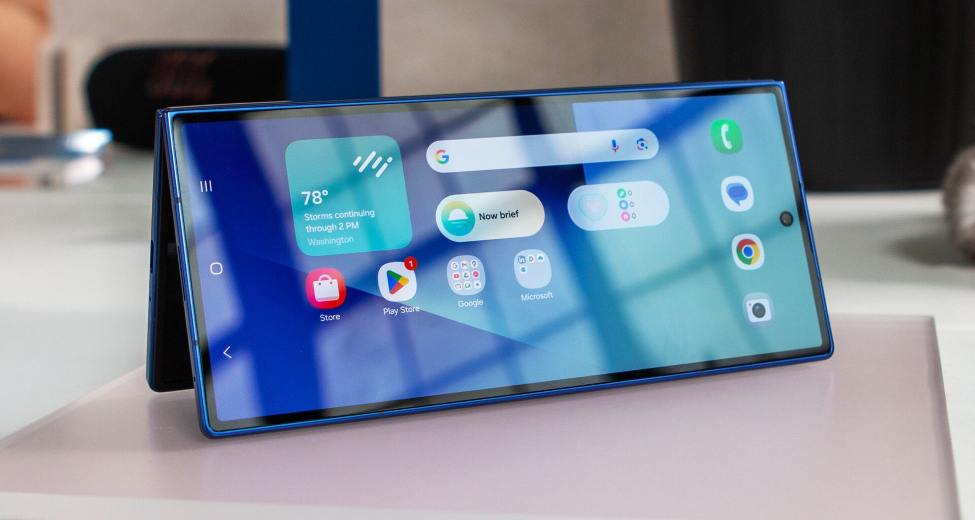 A 'Wide' Galaxy Z Fold animation seems to be on the loose in Samsung's software