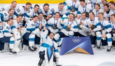 Predators share Saros' Finland team selfie, NHL teams congratulate bronze medal winners
