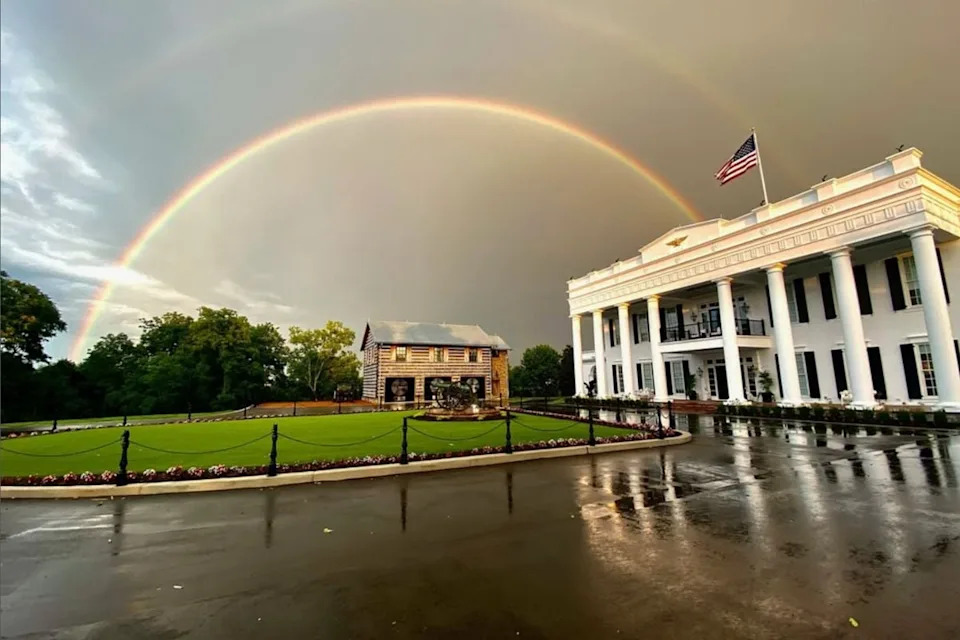 Kid Rock spent 20 years building a replica White House. The nation's top health official drove to it to do sit-ups in jeans Image credit: @kidrock/Instagram