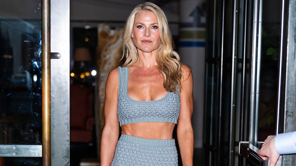 Larter said she still finds it challenging to film bikini scenes. 