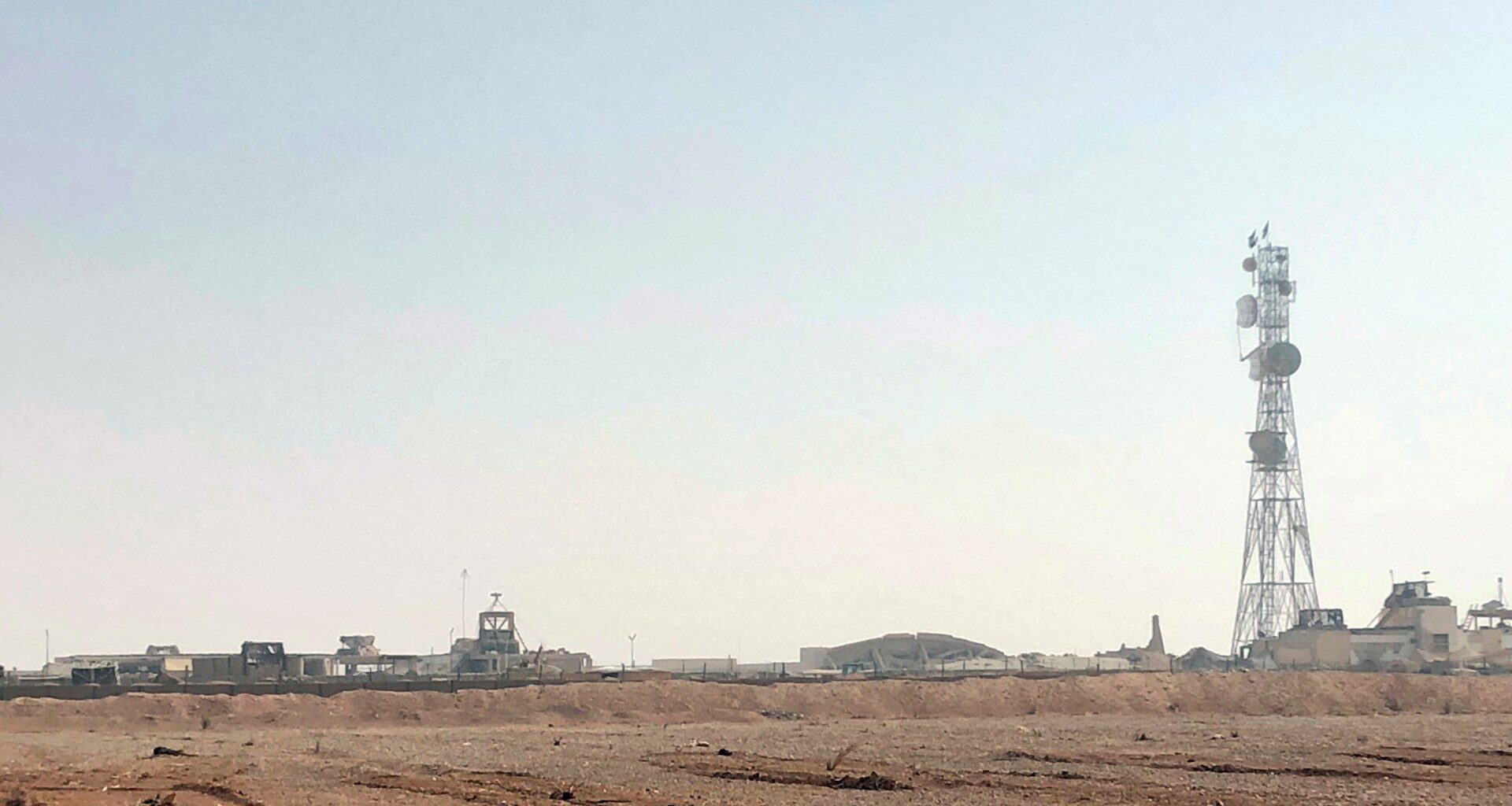 Syrian army takes control of al-Tanf military base as US troops pull out | ISIL/ISIS News