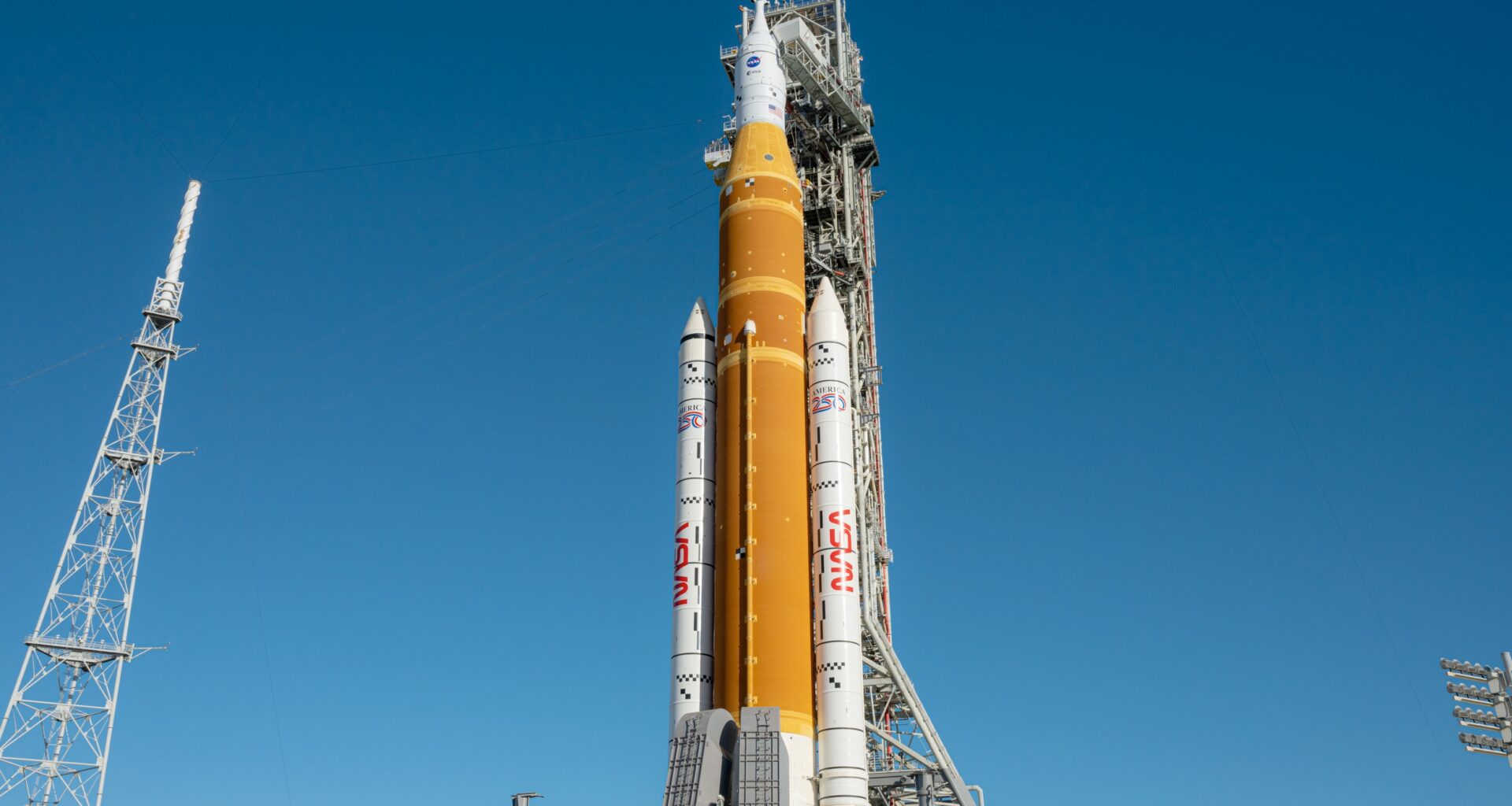 NASA examining hydrogen leaks during Artemis 2 fueling test