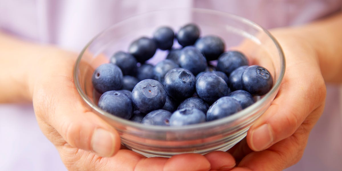 What Happened When I Ate Blueberries Every Day for 2 Weeks