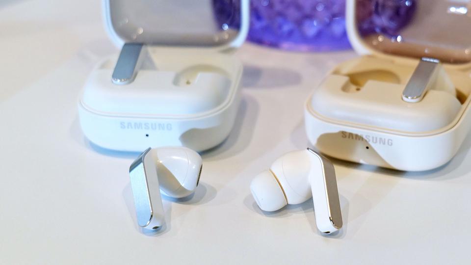 Samsung Galaxy Buds 4 and Galaxy Buds 4 Pro