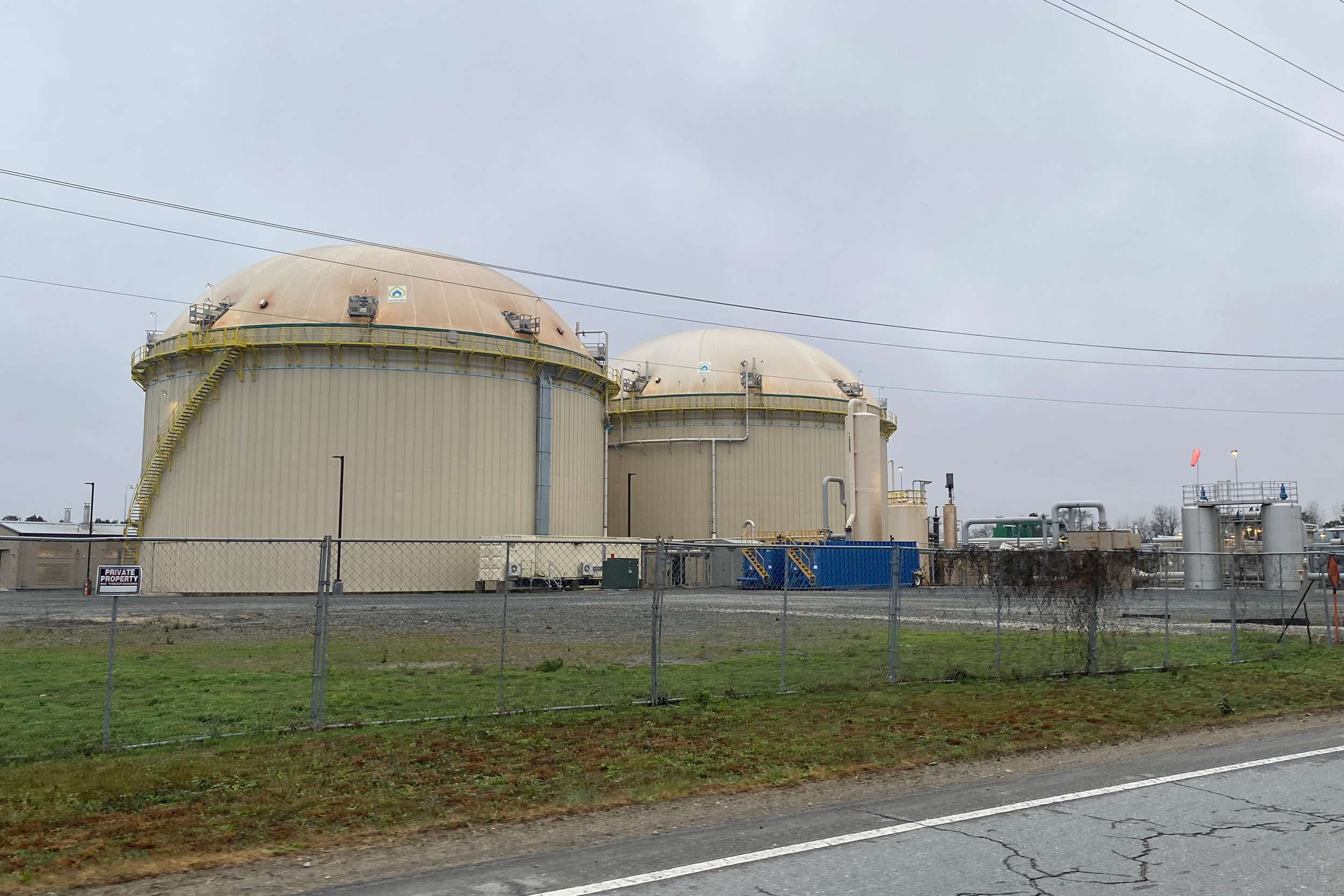 Several biogas processing plants have been built or are under construction in Sampson and Duplin counties. The Carbon Cycle Energy facility outside Warsaw is just three miles away from the Align RNG plant. Credit: Blanca Begert/Inside Climate News