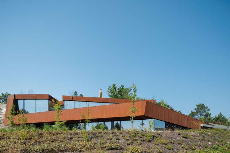 Corten House / HPA Arquitetura e Investimentos - Image 6 of 36