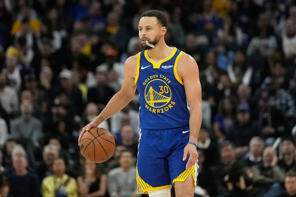 Golden State Warriors guard Stephen Curry during an NBA basketball game against the New York Knicks in San Francisco, Thursday, Jan. 15, 2026. (AP Photo/Jeff Chiu)
