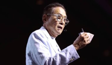 Robert Kiyosaki blasts the US as an ‘economy of debt’ with the ‘worst crash’ yet to come. How to protect your wealth