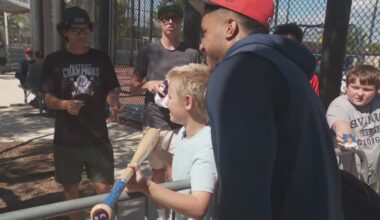 Young Astros fan wins Jeremy Peña’s bat at spring training