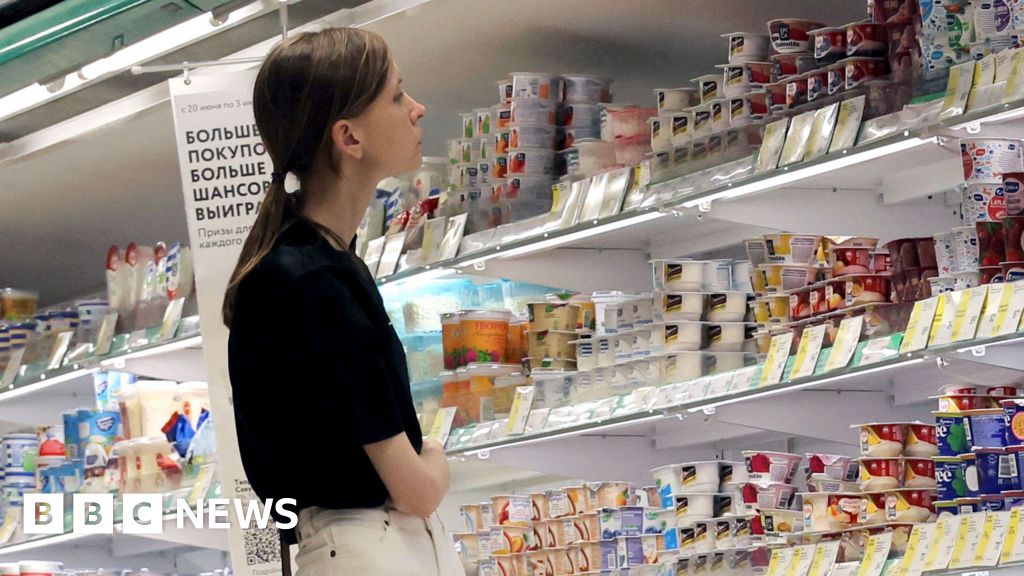 Food prices are surging in Russia. Is the war hitting Russians in the pocket? - BBC