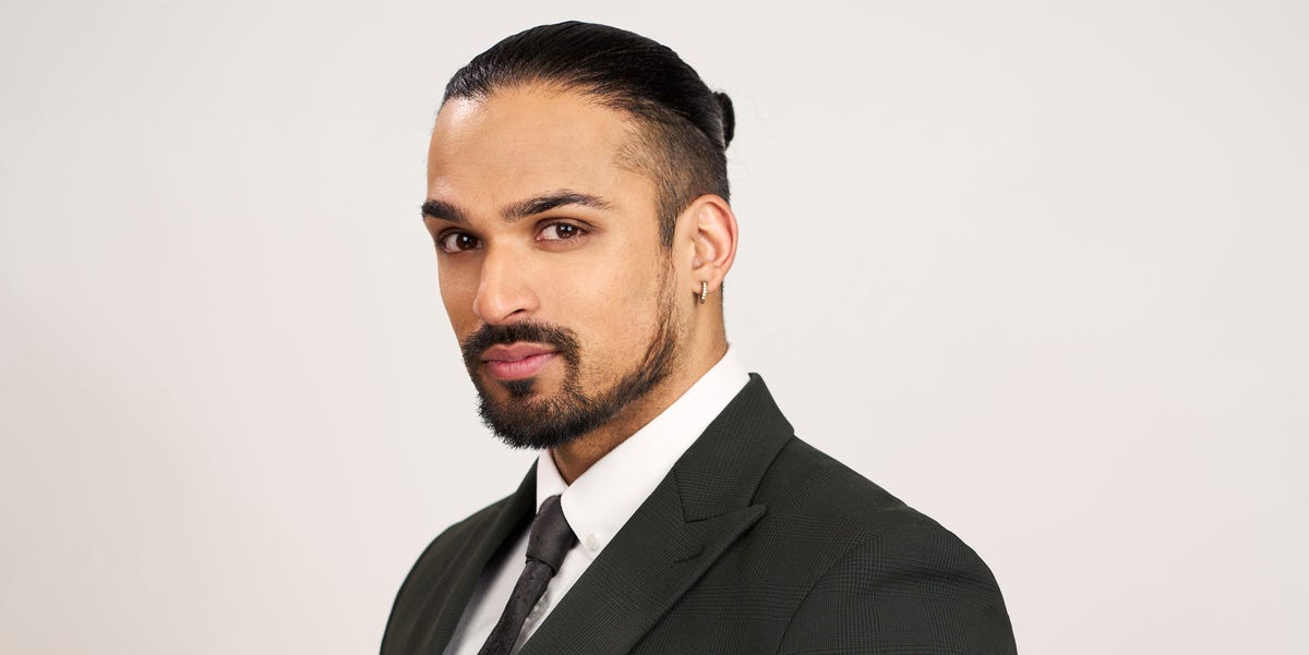 Ravi wins Mark's trust as tensions rise