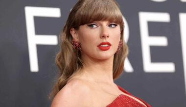 Taylor Swift Goes Makeup-Free to Celebrate This Major Career Milestone