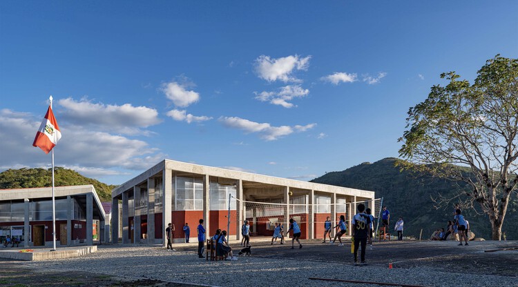 Mirador School La Jalquilla / Semillas - Exterior Photography