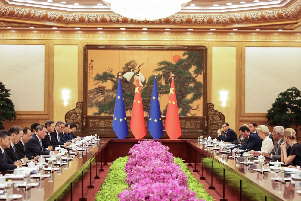 Europe and China Enter a Relationship Beyond Blocs