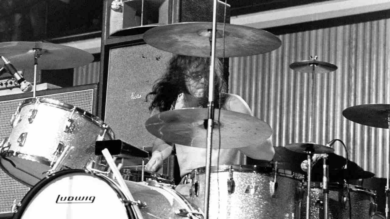 Deep Purple&rsquo;s Ian Paice performing onstage in 1972